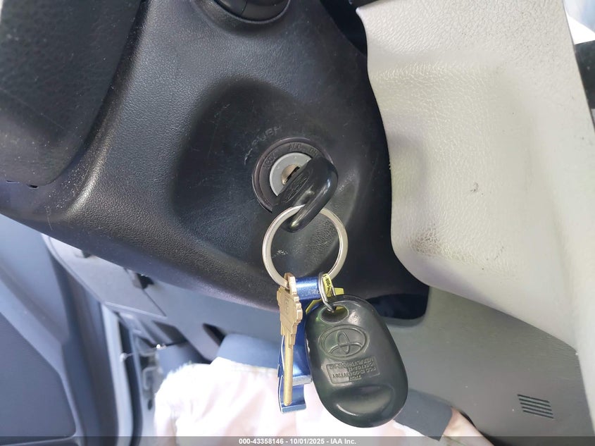 2015 TOYOTA SIENNA LE 8 PASSENGER 5TDKK3DC2FS612330