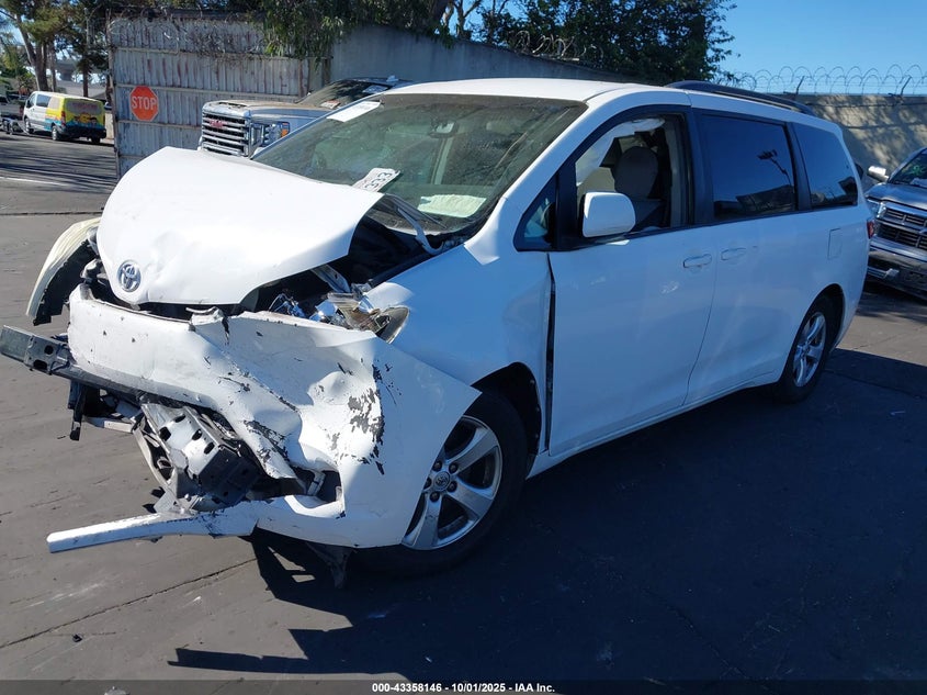 2015 TOYOTA SIENNA LE 8 PASSENGER 5TDKK3DC2FS612330