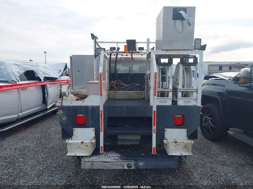 2017 Ram 2500 Tradesman 4X2 8' Box VIN: 3C7WR4AJ0HG647281 Lot: 43358585