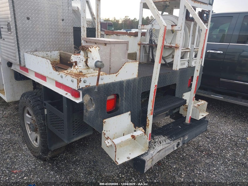 2017 Ram 2500 Tradesman 4X2 8' Box VIN: 3C7WR4AJ0HG647281 Lot: 43358585