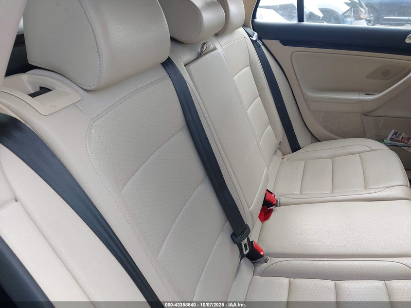 2014 VOLKSWAGEN JETTA SPORTWAGEN 2.5L SE 3VWPP7AJ4EM625061