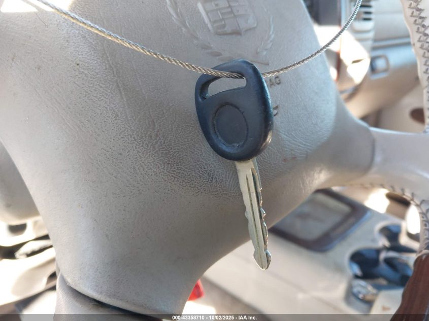 2000 Cadillac Escalade Standard VIN: 1GYEK13R0YR152720 Lot: 43358710