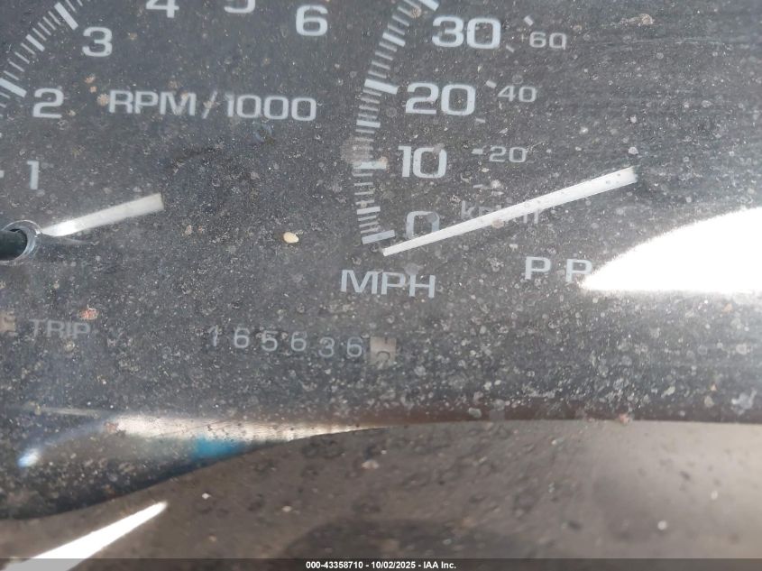 2000 Cadillac Escalade Standard VIN: 1GYEK13R0YR152720 Lot: 43358710