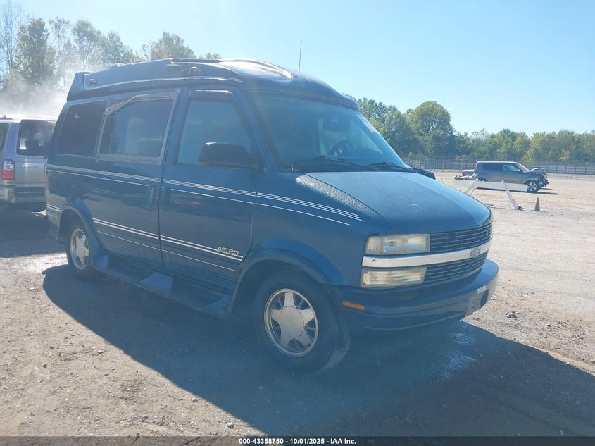 1GBDM19W7WB122004 1998 Chevrolet Astro Upfitter Pkg. auction photo 1