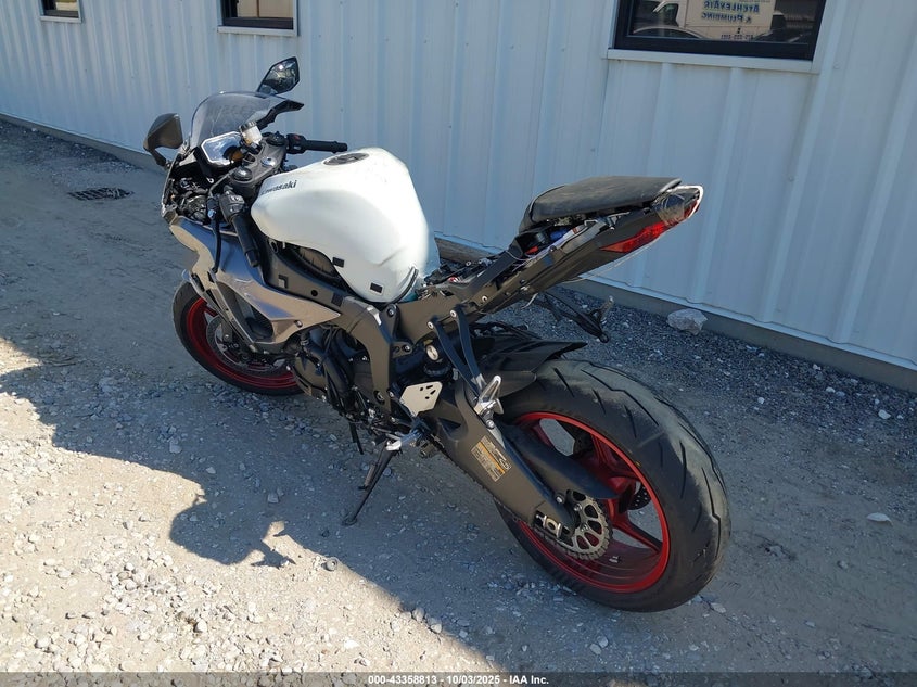 JKBZXJK17SA011238 2025 KAWASAKI ZX photo no. 3