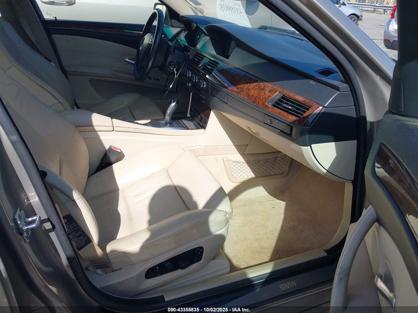 WBANU53539C121757 2009 BMW 5ER photo no. 5