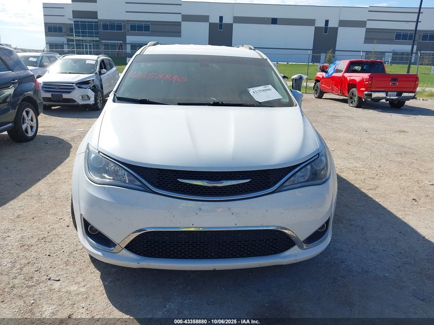 2018 Chrysler Pacifica Touring L VIN: 2C4RC1BG7JR142545 Lot: 43358880