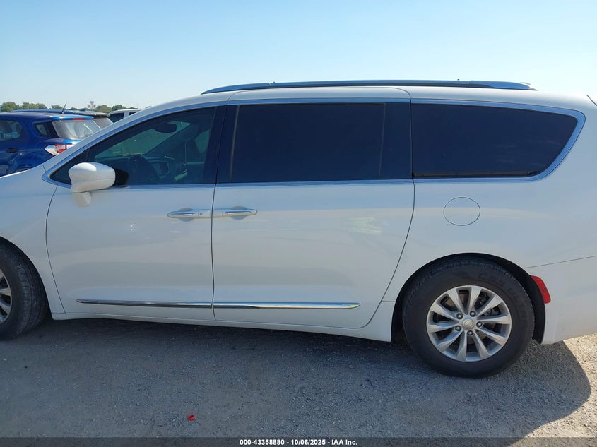 2018 Chrysler Pacifica Touring L VIN: 2C4RC1BG7JR142545 Lot: 43358880