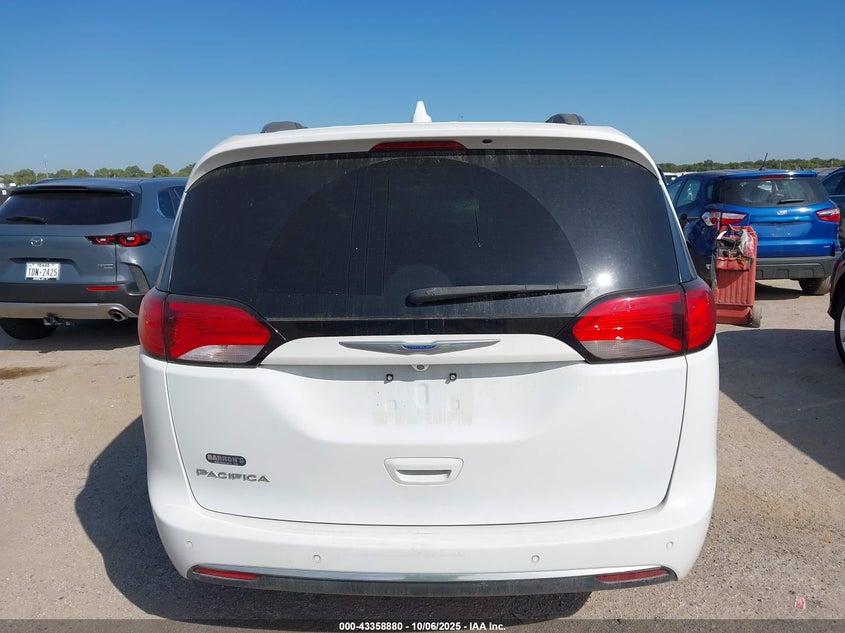 2018 Chrysler Pacifica Touring L VIN: 2C4RC1BG7JR142545 Lot: 43358880