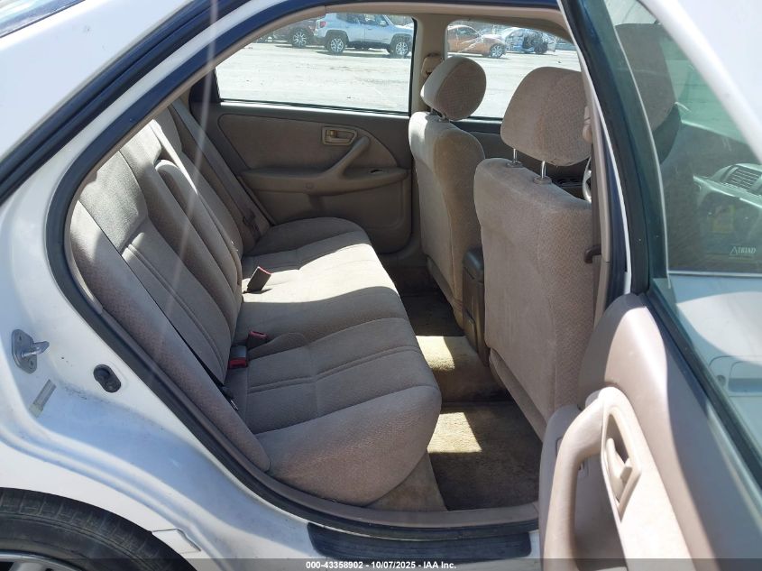 2000 Toyota Camry Le VIN: 4T1BG22K4YU946908 Lot: 43358902