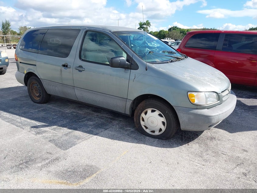 4T3ZF13C2WU083596 1998 Toyota Sienna Le auction photo 1