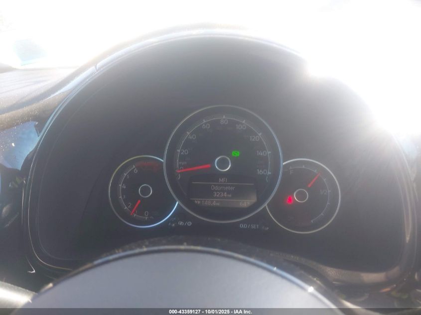 2018 Volkswagen Beetle 2.0T Coast/2.0T S VIN: 3VWFD7AT0JM706638 Lot: 43359127