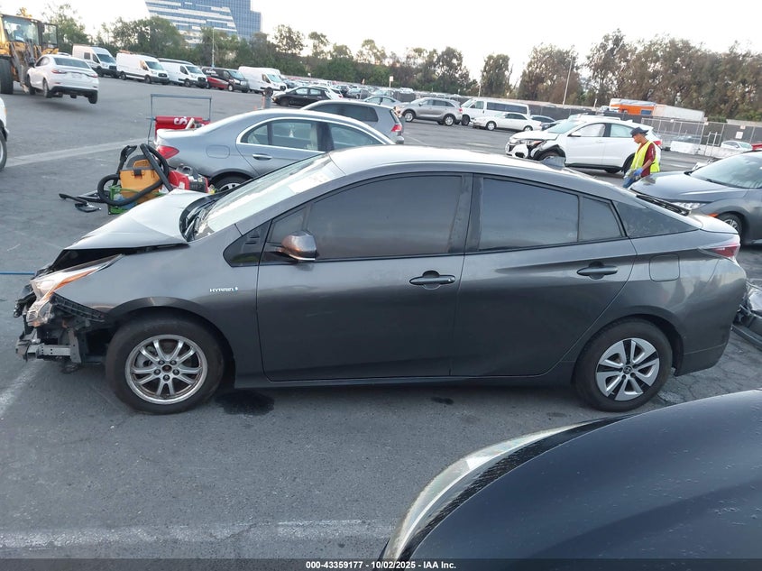 2017 TOYOTA PRIUS TWO - JTDKBRFU8H3575670