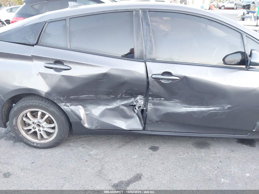 2017 TOYOTA PRIUS TWO - JTDKBRFU8H3575670