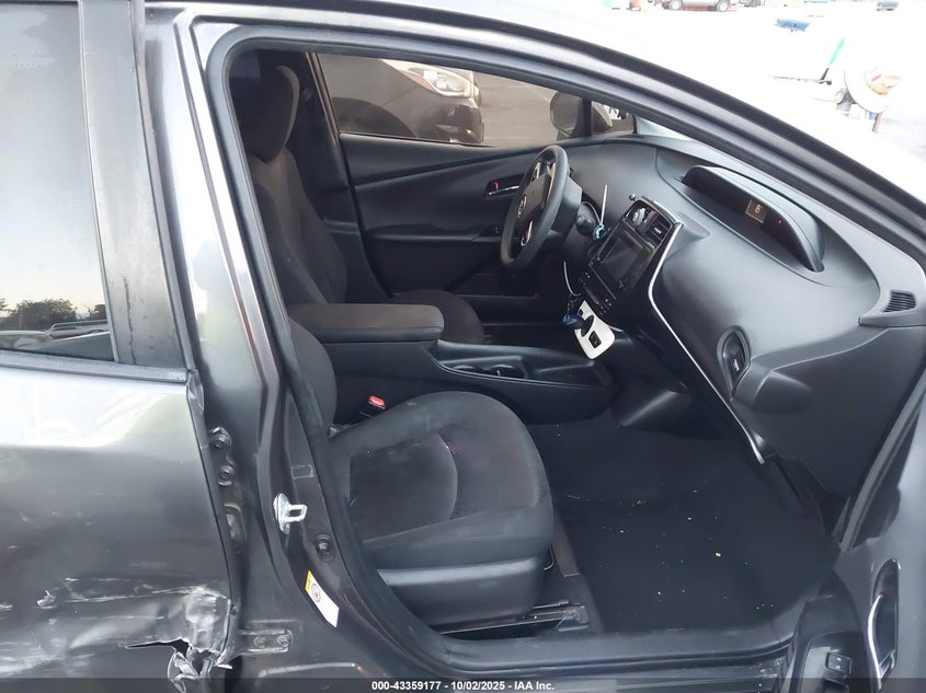 2017 TOYOTA PRIUS TWO - JTDKBRFU8H3575670