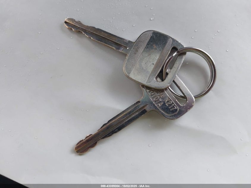 2003 Toyota Camry Le VIN: 4T1BE32K03U140388 Lot: 43359304