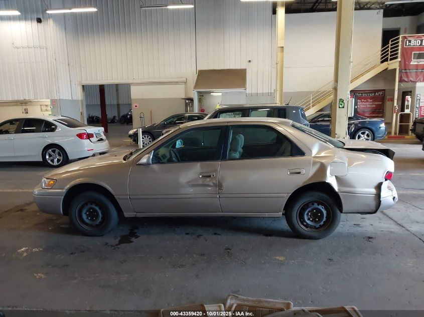 1999 Toyota Camry Le VIN: JT2BG22K0X0312711 Lot: 43359420