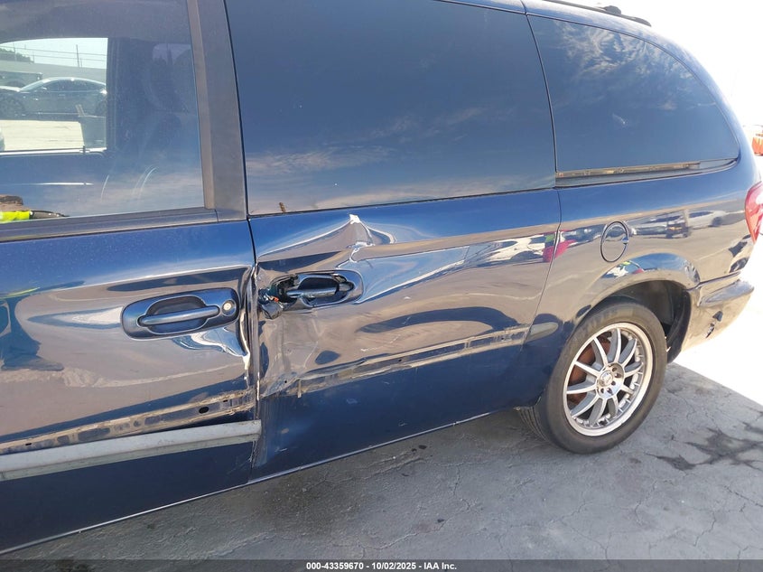 2001 Dodge Grand Caravan Sport VIN: 2B4GP44301R330067 Lot: 43359670