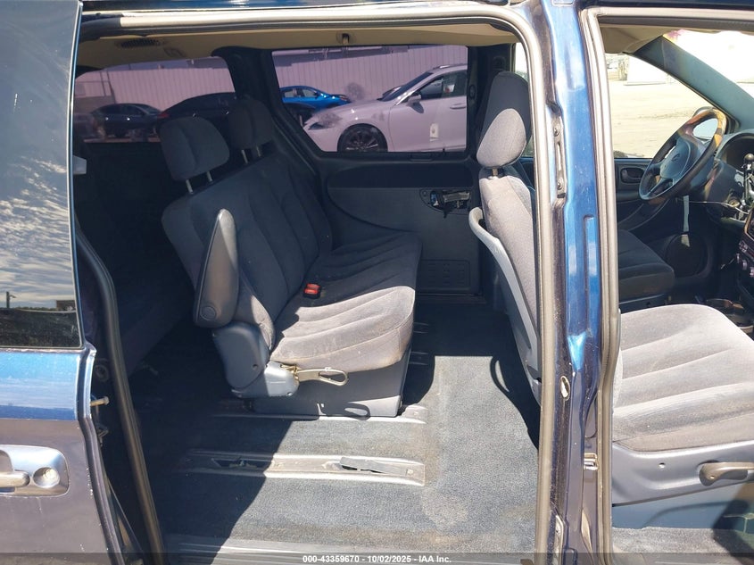 2001 Dodge Grand Caravan Sport VIN: 2B4GP44301R330067 Lot: 43359670