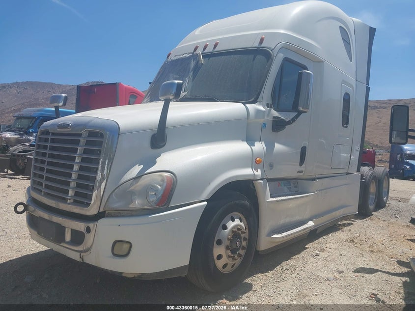 2016 FREIGHTLINER CASCADIA 125 auction photo 2