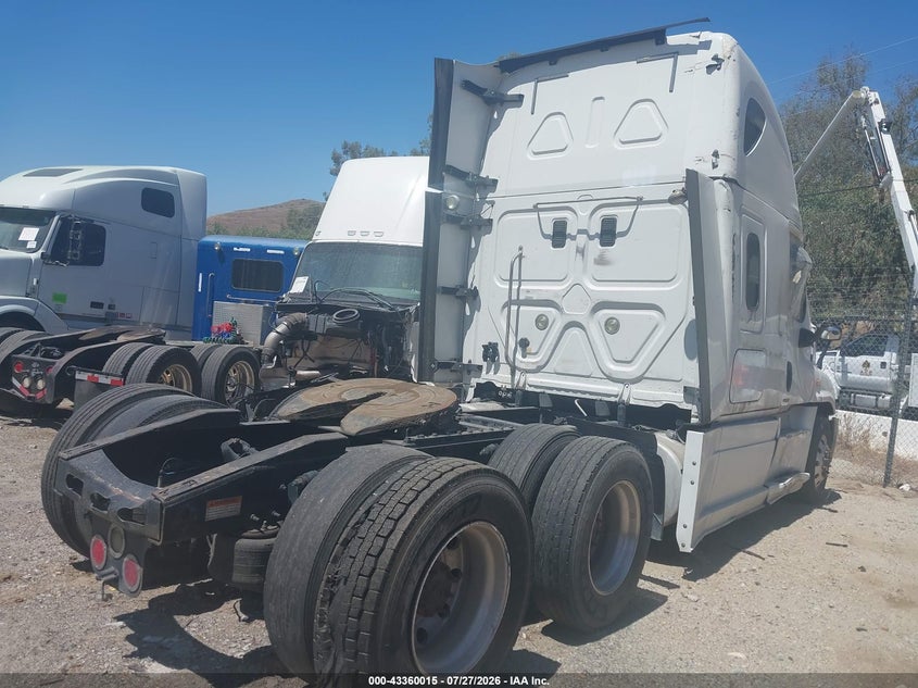 2016 FREIGHTLINER CASCADIA 125 auction photo 4