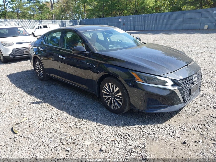 NISSAN ALTIMA SV FWD