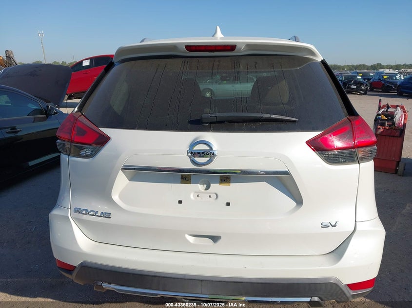 2017 NISSAN ROGUE SV KNMAT2MT0HP594135