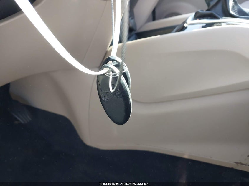 2017 NISSAN ROGUE SV KNMAT2MT0HP594135