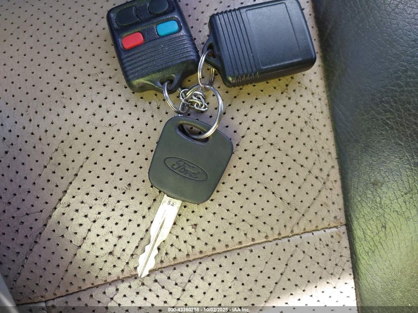 2008 Ford Expedition Eddie Bauer/King Ranch VIN: 1FMFU18578LA11989 Lot: 43360255