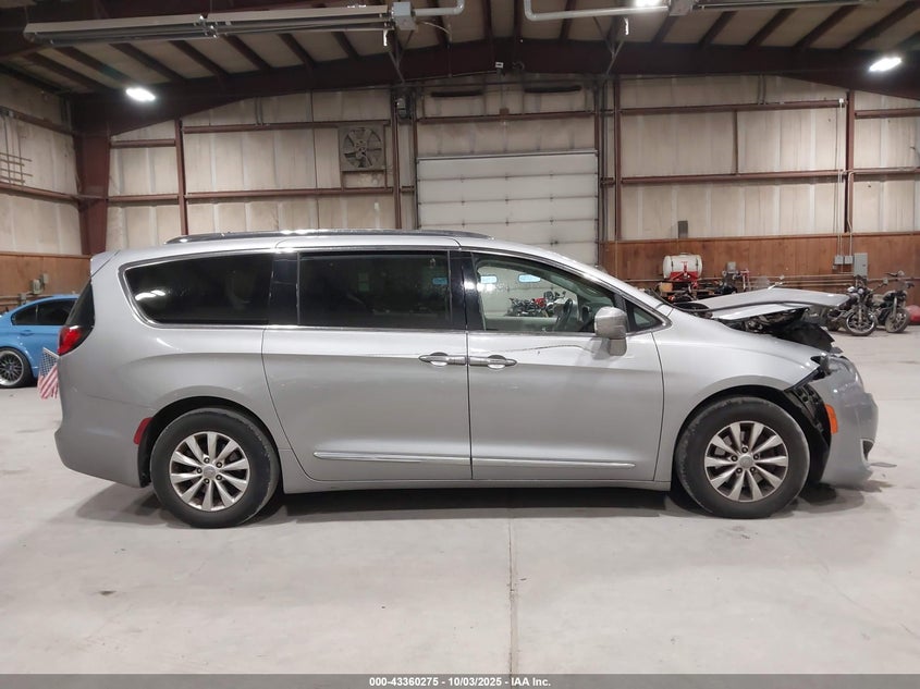 2019 Chrysler Pacifica Touring L VIN: 2C4RC1BG2KR507747 Lot: 43360275