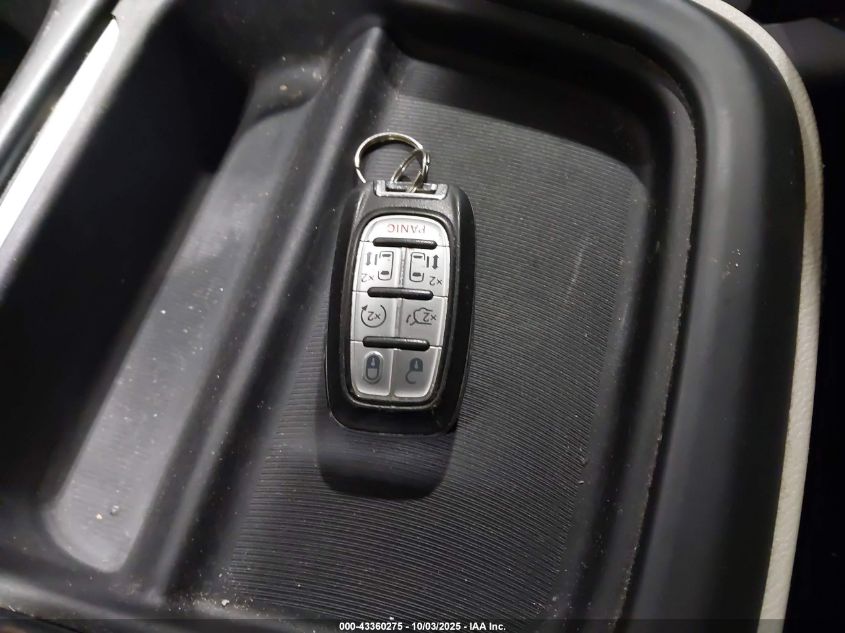 2019 Chrysler Pacifica Touring L VIN: 2C4RC1BG2KR507747 Lot: 43360275