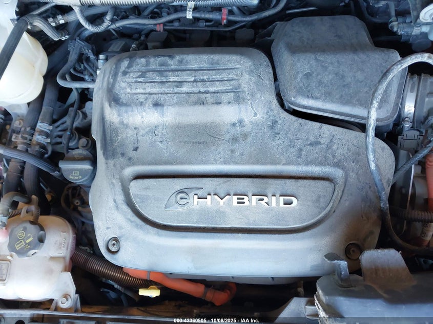 2018 Chrysler Pacifica Hybrid Limited VIN: 2C4RC1N70JR105526 Lot: 43360505