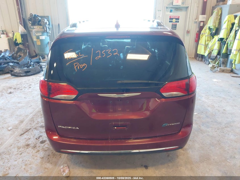 2018 Chrysler Pacifica Hybrid Limited VIN: 2C4RC1N70JR105526 Lot: 43360505