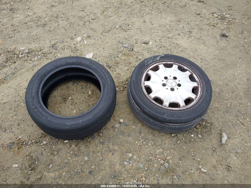 1998 Mercedes-Benz E 320 VIN: WDBJF65F5WA437514 Lot: 43360511