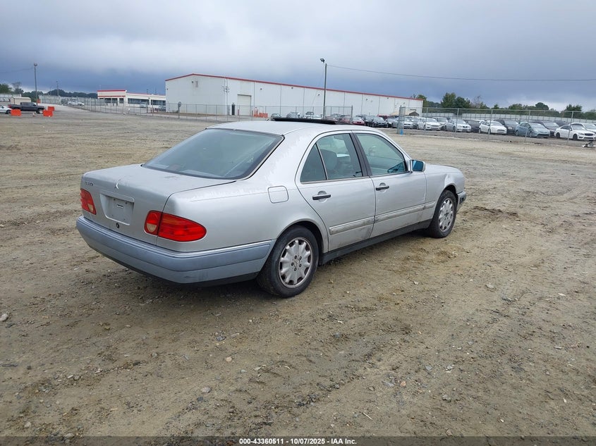 WDBJF65F5WA437514 1998 MERCEDES-BENZ E-KLASSE photo no. 4