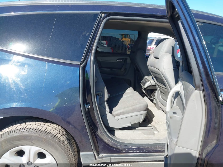 2017 CHEVROLET TRAVERSE LS - 1GNKRFED6HJ173015