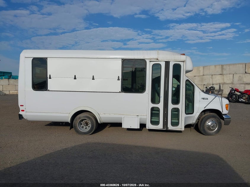 2003 Ford E-450 Cutaway Standard VIN: 1FDXE45S73HA26047 Lot: 43360626