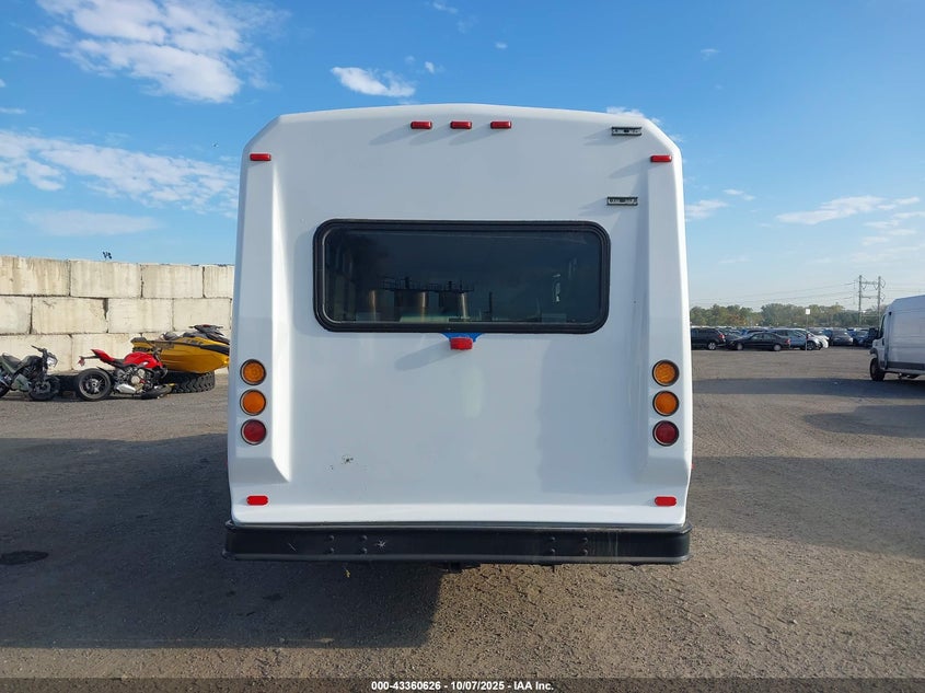 2003 Ford E-450 Cutaway Standard VIN: 1FDXE45S73HA26047 Lot: 43360626