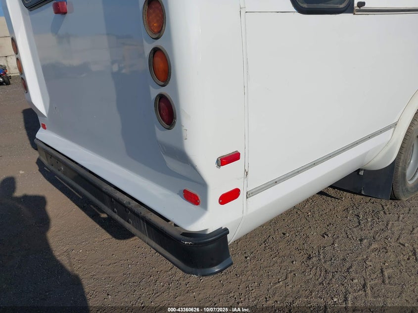 2003 Ford E-450 Cutaway Standard VIN: 1FDXE45S73HA26047 Lot: 43360626