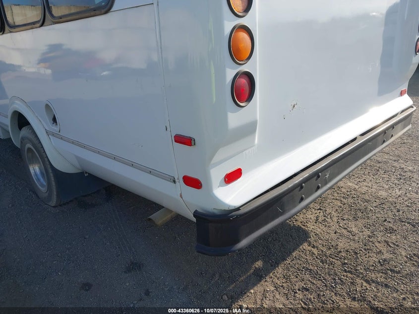 2003 Ford E-450 Cutaway Standard VIN: 1FDXE45S73HA26047 Lot: 43360626