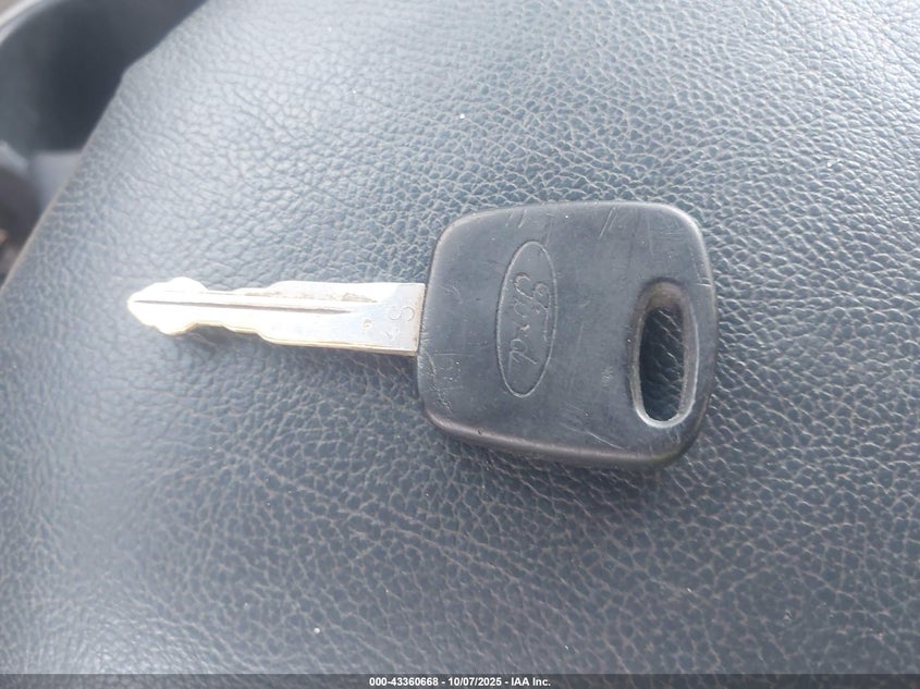 2002 Ford F-150 Lariat/Xl/Xlt VIN: 1FTRX18L82NA32305 Lot: 43360668