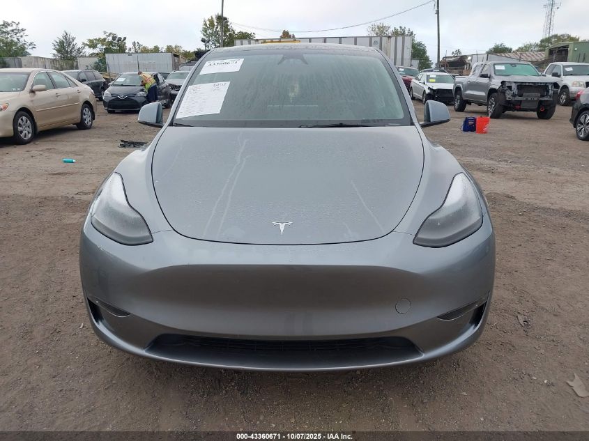 2024 Tesla Model Y Long Range Dual Motor All-Wheel Drive VIN: 7SAYGDEE2RA290105 Lot: 43360671