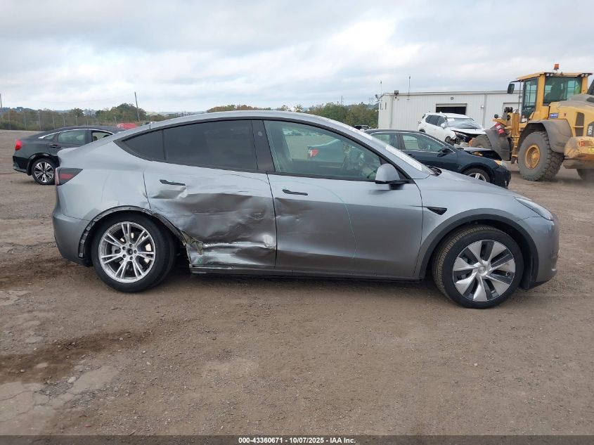 2024 Tesla Model Y Long Range Dual Motor All-Wheel Drive VIN: 7SAYGDEE2RA290105 Lot: 43360671