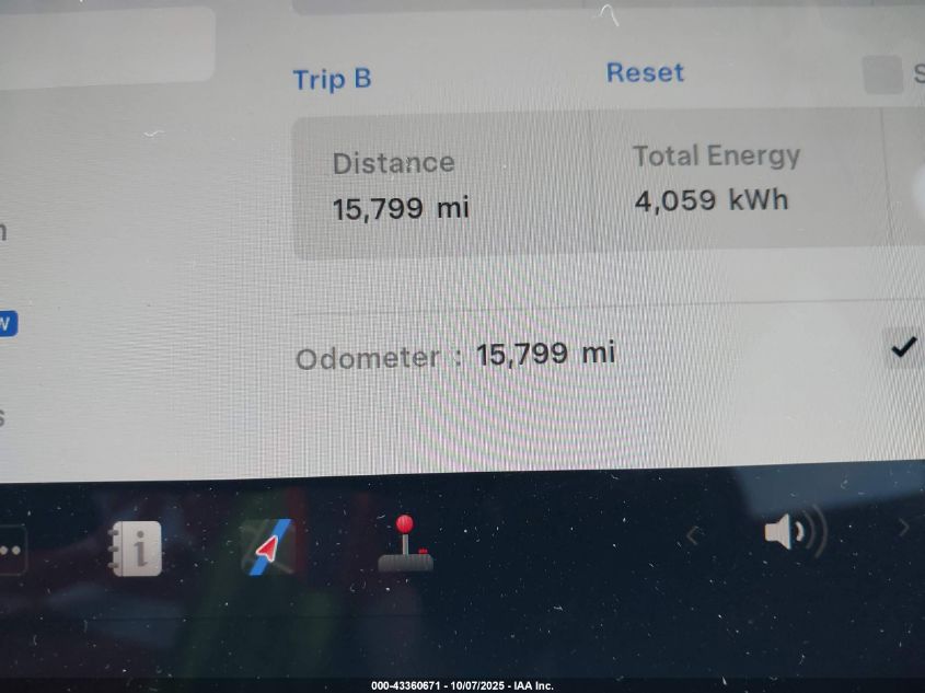 2024 Tesla Model Y Long Range Dual Motor All-Wheel Drive VIN: 7SAYGDEE2RA290105 Lot: 43360671