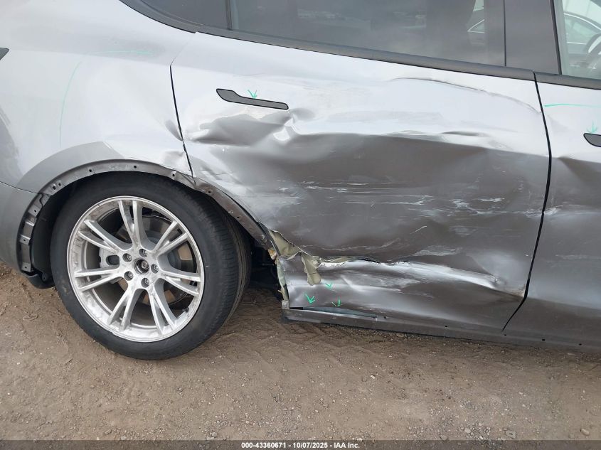 2024 Tesla Model Y Long Range Dual Motor All-Wheel Drive VIN: 7SAYGDEE2RA290105 Lot: 43360671