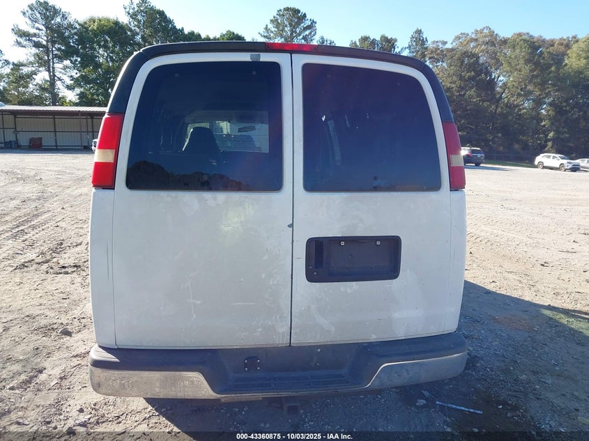 2004 Chevrolet Express VIN: 1GAGG25U241242850 Lot: 43360875