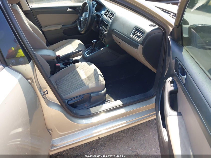 2014 VOLKSWAGEN JETTA 2.0L S - 3VW2K7AJXEM306160