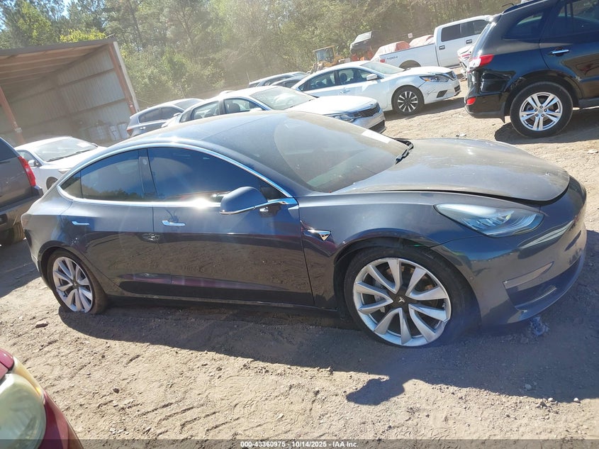 2019 Tesla Model 3 Long Range/Performance VIN: 5YJ3E1EB8KF453608 Lot: 43360975