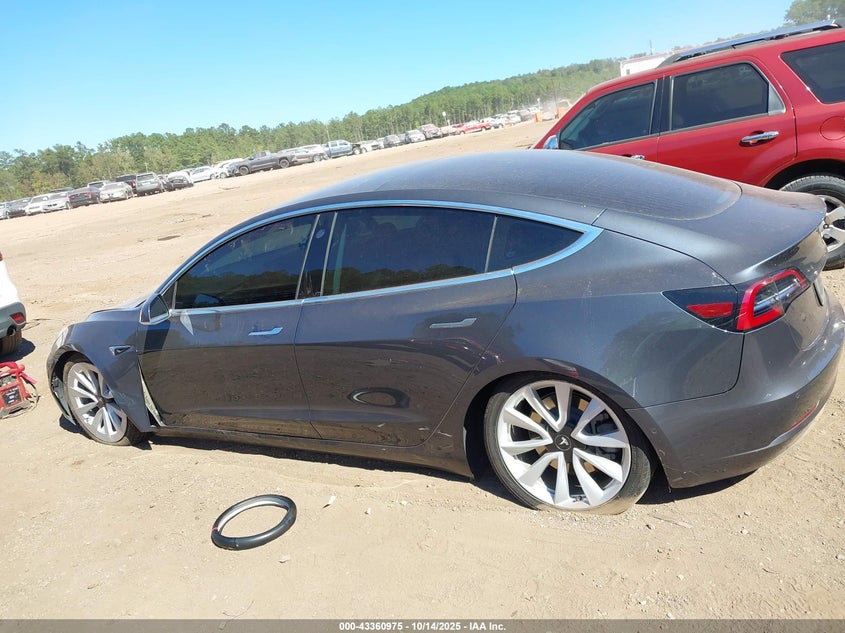 2019 Tesla Model 3 Long Range/Performance VIN: 5YJ3E1EB8KF453608 Lot: 43360975