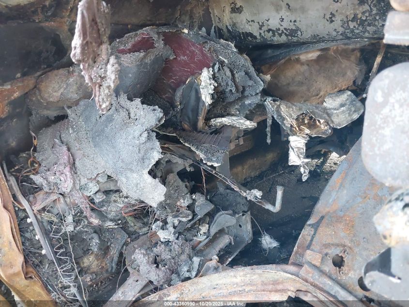 1998 Chevrolet K1500 Fleetside VIN: 2GCEK19R5W1122115 Lot: 43360990